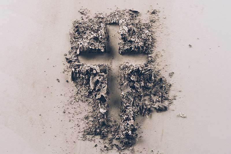 Do que são compostas as cinzas de cremação?